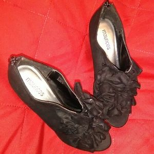 Maurices black ruffled 4inch heels velvet zipper